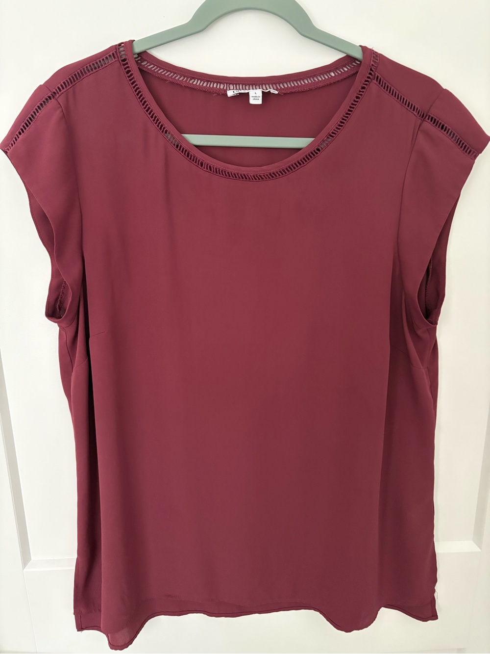 DR2 Wine-Red Cap-Sleeve Blouse with Ladder Trim